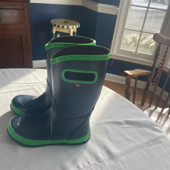BOGS Kids navy with Green Trim Rain Boots Eeuc! Unisex big kids 3 waterproof - Picture 6 of 6